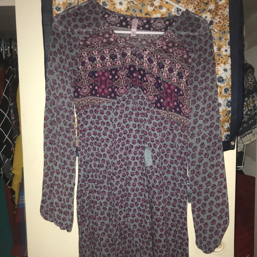 super pretty pattered dress!